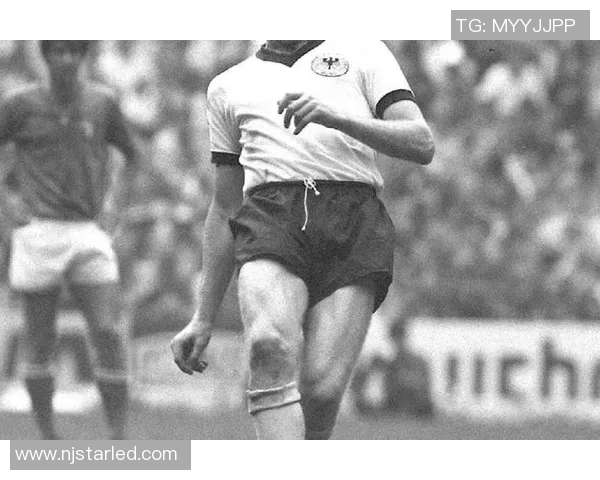 现役足球女球星风采展现：她们如何突破极限塑造新传奇